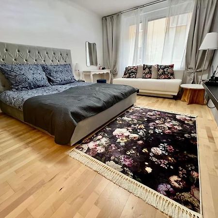 Old Town Vienna Three #3 Apartment ภายนอก รูปภาพ